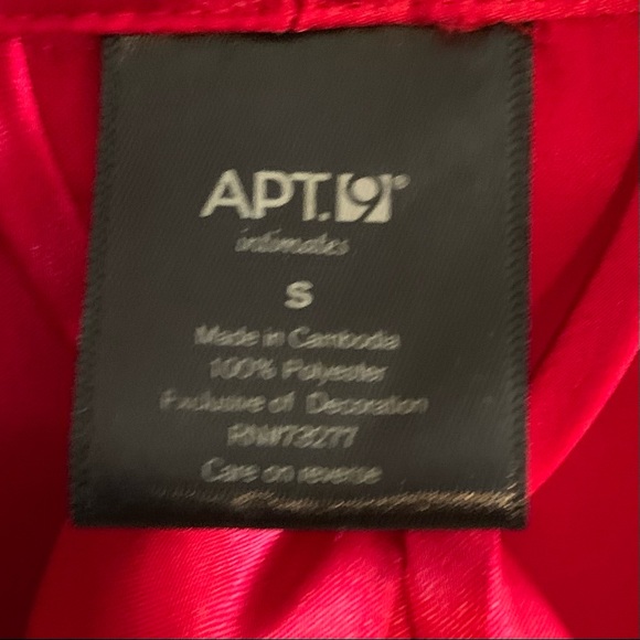 Apt 9 red robe with sash. - Picture 3 of 5
